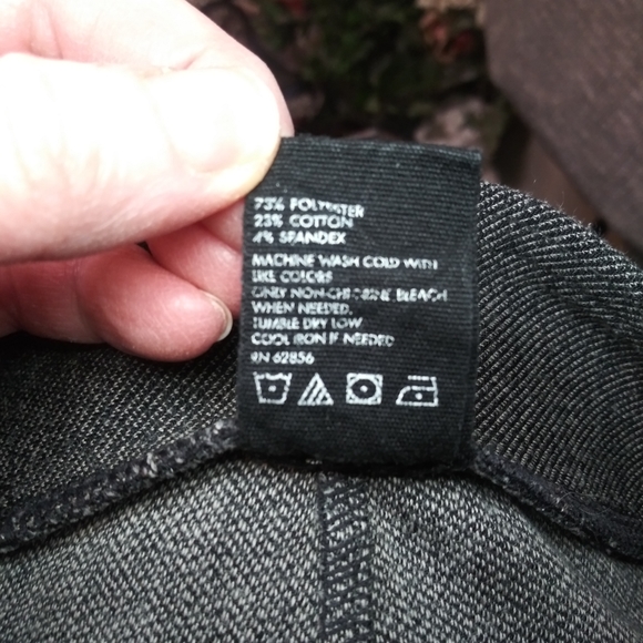 HUE Charcoal Colored Faux Denim Seamed Leg, Split Ankle Leggings - Picture 9 of 10